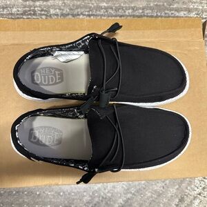 Women’s casual hey dude shoes